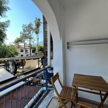 Apartman Charming Oasis W Balcony 1 Min To In